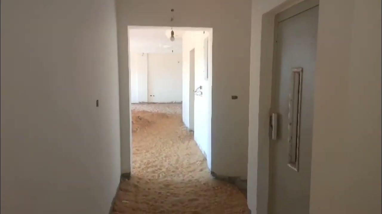 فيلا للبيع – القاهرة الجديدة، النرجس 3 | 2700م مباني على أرض 970م – على حديقة كبيرة – تشطيب 80%