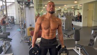 How To Do: Cross Body Hammer Curls