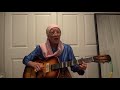 Железняк Раиса - 85 лет.  Поет и играет на гитаре.