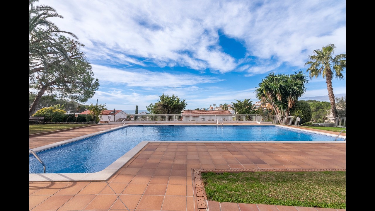 VR1800 Planta Baja Reformada con  Licencia Turistica, Terraza y  Piscina, en Vallpineda