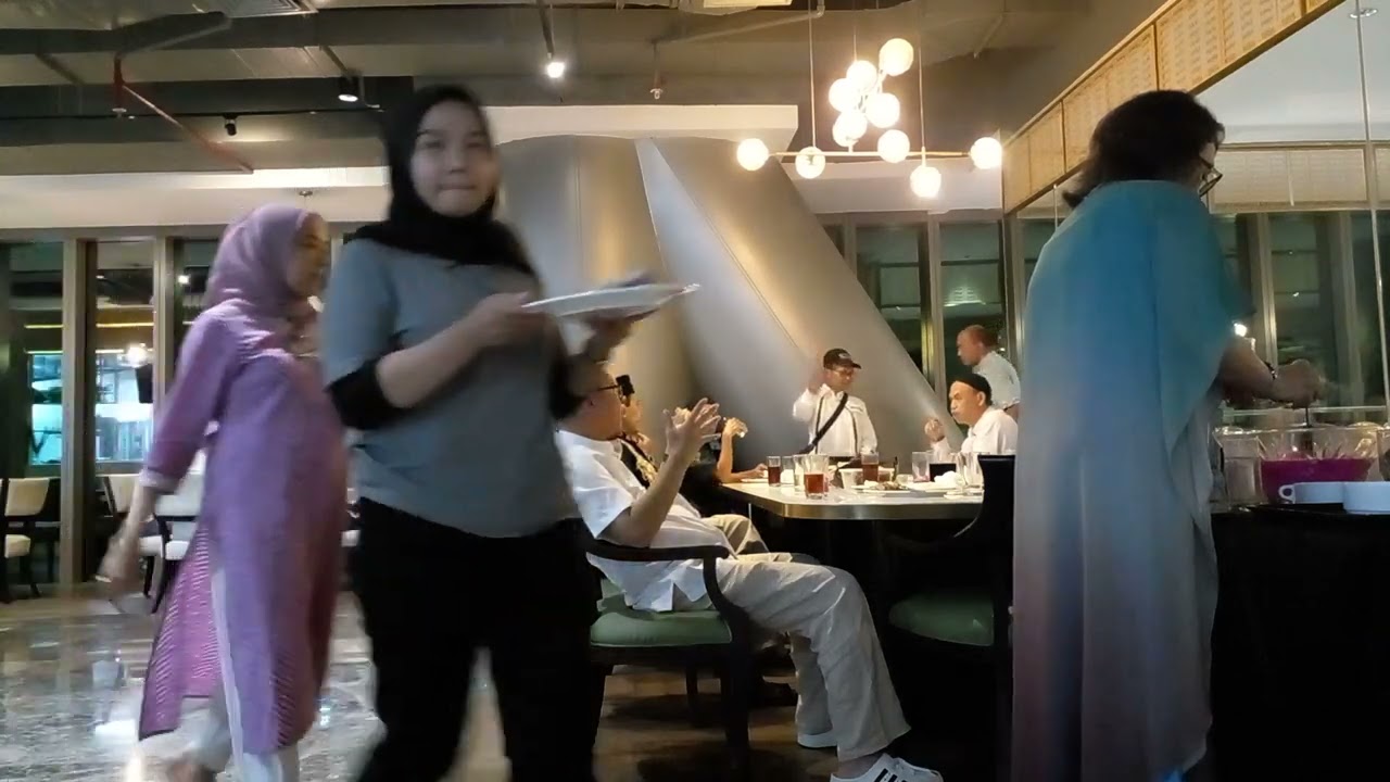 V2. Alkhamdulillah, Ktm Tmn - Tmn SMAN1 JKT Akt 84, Di Bukber B84