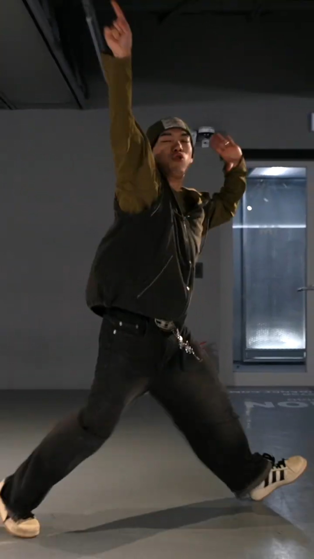 Wip wop get up on my frequency?? #koosungjung #junnayagi #choreography #wayv #frequency