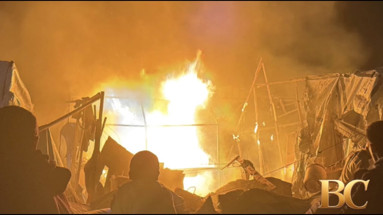 Израиль нанес авиаудар по югу Газы после того, как в результате предыдущей атаки боевиков были ра...