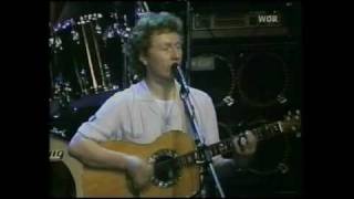 Video voorbeeld van "1983 Terry Williams & Paul Brady - Steel claw"