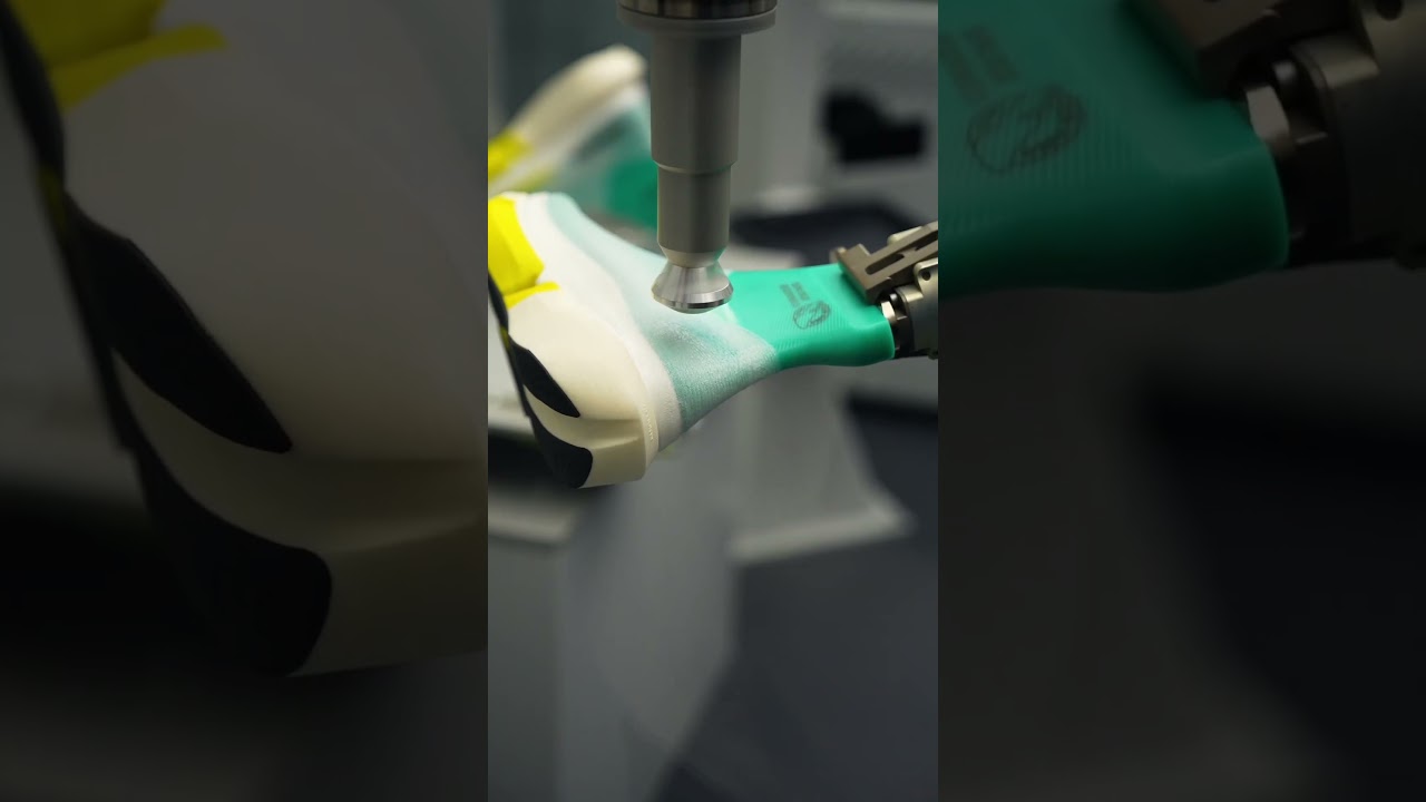 How the On LS Cloudboom Strike 2 is made 👀