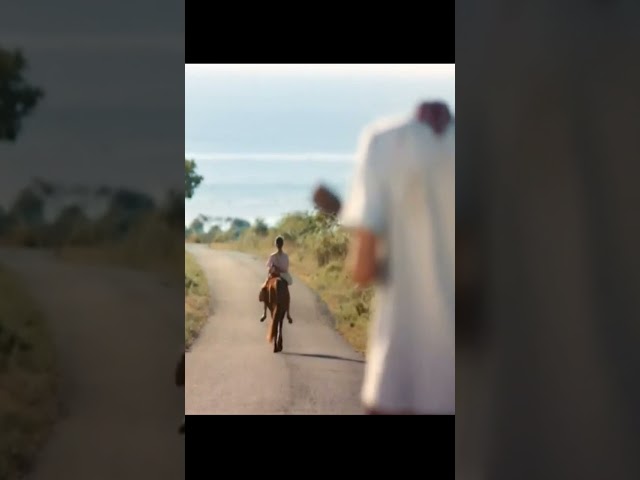 Walking Headless Ghost Scene - Marlina, The Murderer in Four Acts (2017) class=