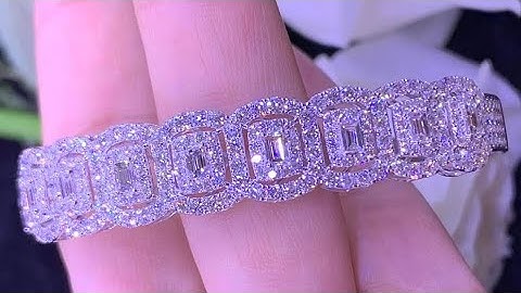 Vòng xoàn chữ Nhật,gồm 8 vien emmeral 3li5 3li3 Nuoc D. 100 vien 1li8 1li7, 136 vien 1.3-1li5