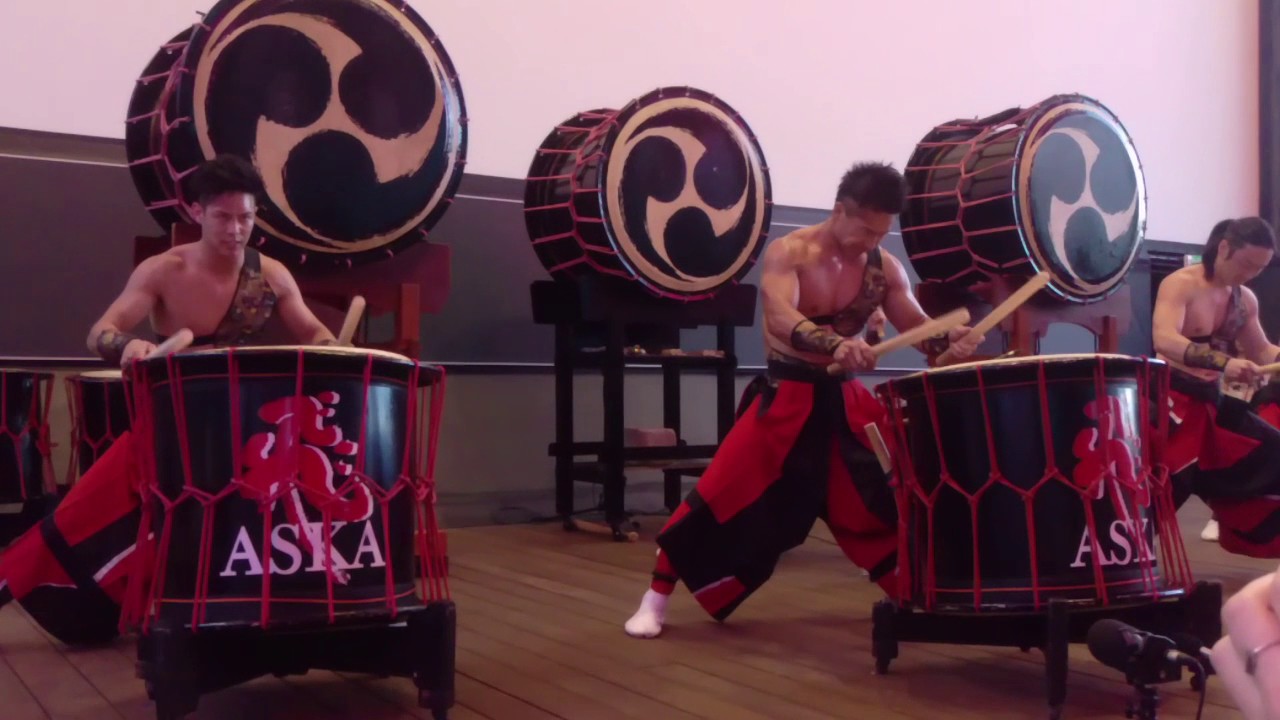 Шоу группы Японских барабашиков ASKA-GUMI в Москве.