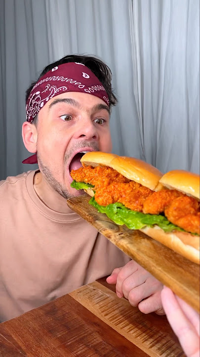 How to not share FRIED CHICKEN burger with your sibling?😎❤️🍔| CHEFKOUDY