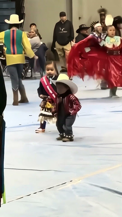 #nativeamerican #indigenous #jingledress #sioux #cree #culture #dancing #navajo #powwow #viral