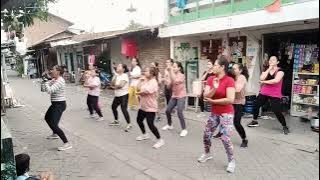 Vidio viral tik tok Dangdut koplo Ayang / PeLuklah Tubuhku kecup keningku