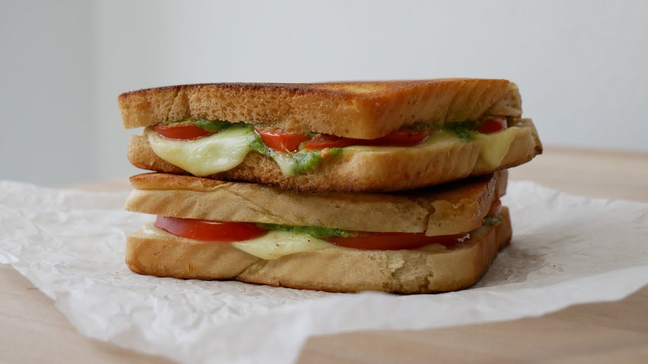 Tomaten Mozzarella Sandwiches (Rezept) || Grilled Tomato &amp; Mozzarella ...