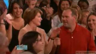 Audience singing Kelly Clarkson on Ellen Degeneres 11/26/08 by bigellenfan1 84,772 views 15 years ago 3 minutes, 16 seconds