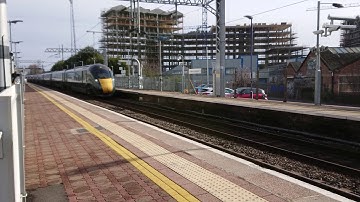 Class 800 GWR Passing Hayes & Harlington at speed in 4K.