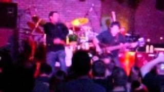 01 - Alien Ant Farm - Courage (Live)