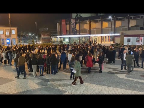 Famalicão: Vigília pela Educação reuniu professores, auxiliares e pais