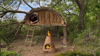 Building a Flying Bushcraft Shelter | A Great Way to Hide from a Wild Boar : extreme survival