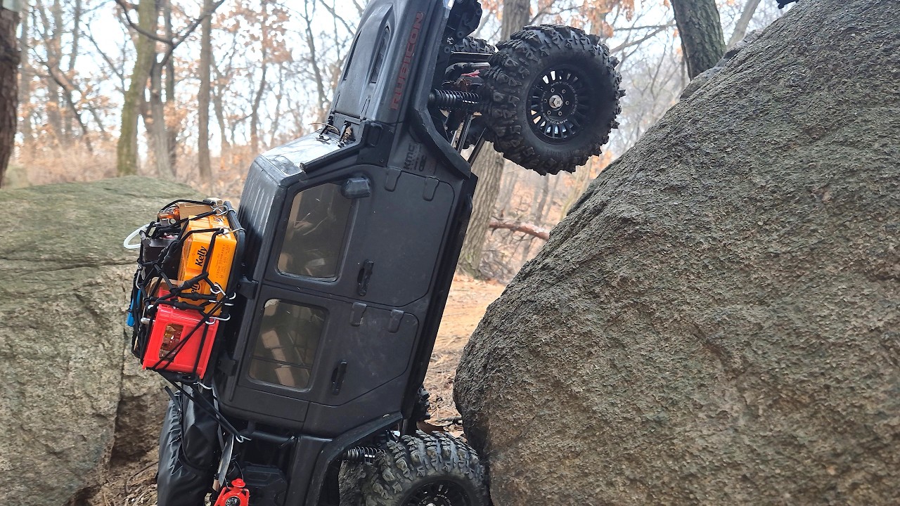 Радиоуправляемая машинка Axial SCX10III JT Jeep Gladiator Overland