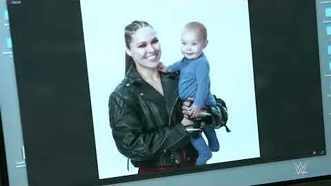 Ronda Rousey and her daughter show off championshi...