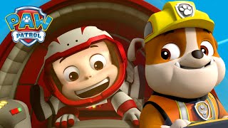 Ultimate Rescue Rubble builds a safe landing for Astronaut Gordy! | PAW Patrol Cartoons for Kids