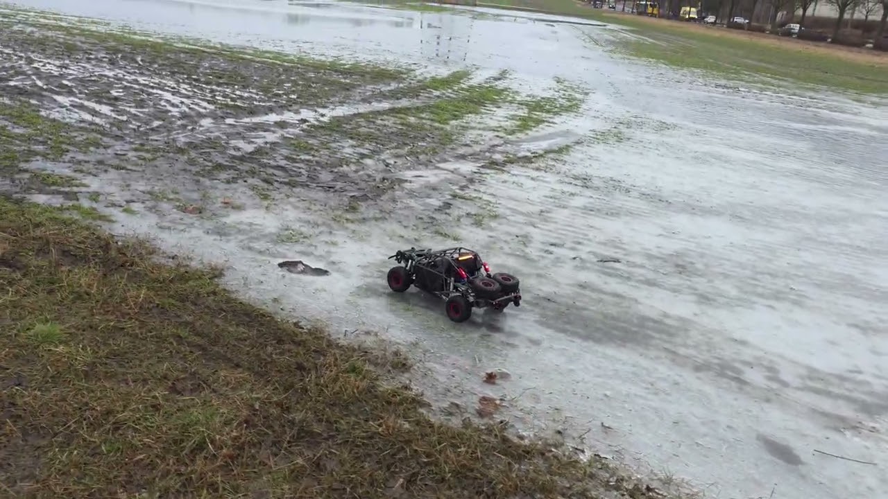 Traxxas Unlimited Desert Racer