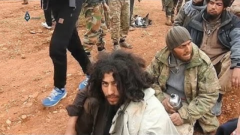شاهد: المئات من قوات داعش يسلمون أنفسهم لقوات المعارضة السورية