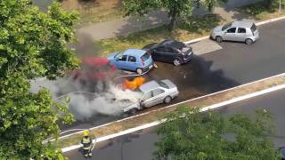 Car on FIRE! Middle of road... Belgrade, Serbia 2016