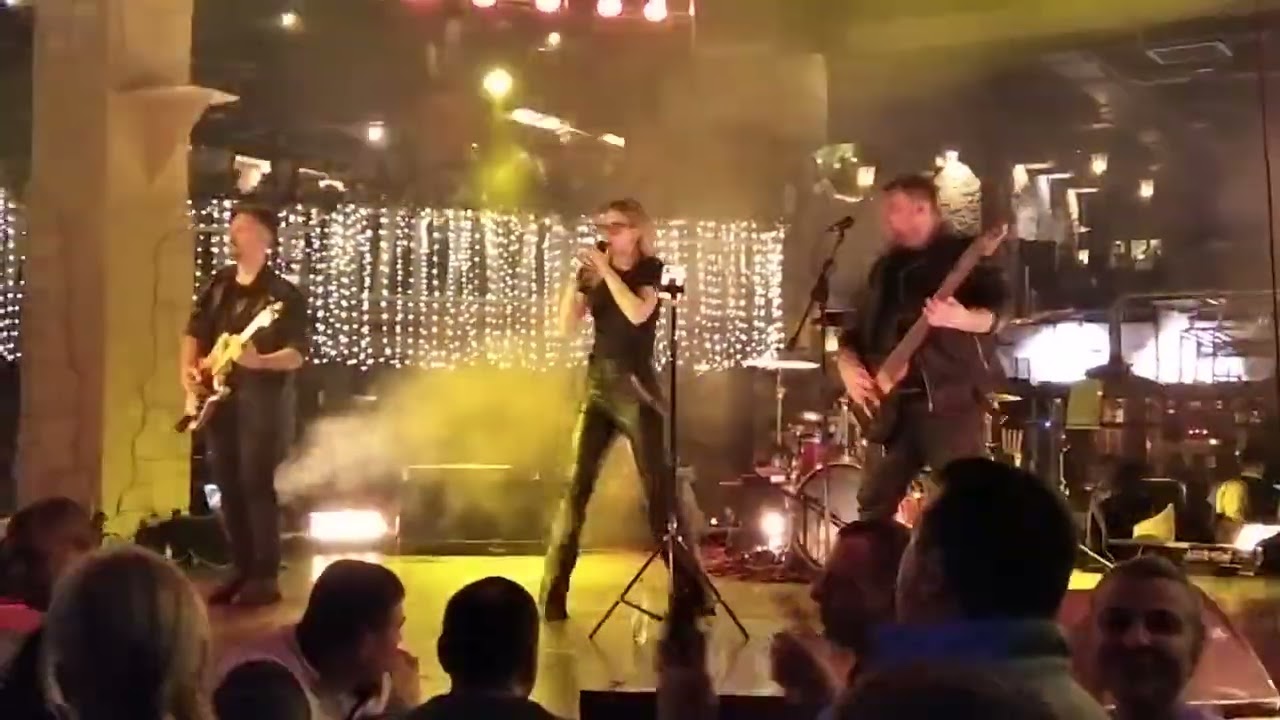 Крошка моя. Кавер-группа Just! Шоу Balagan City. Воронеж. #musica #musicvideo #musician #music