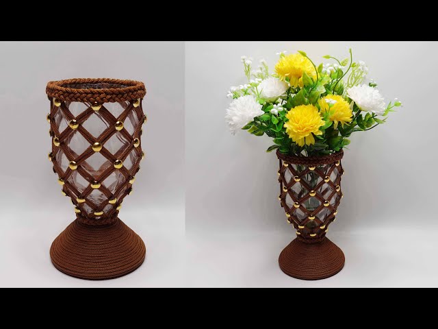 Plastic Bottle Flower Vase Ideas | Best Out of Waste | Ide Kreatif Vas Bunga dari Botol Plastik class=