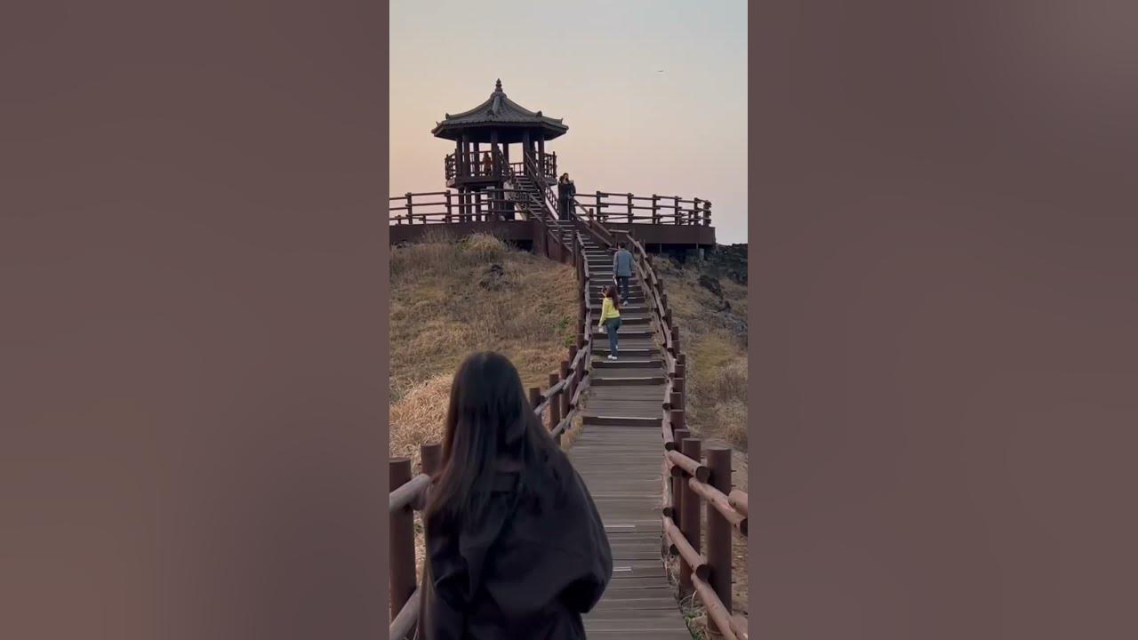 Let’s meet at 7pm 💕 #jeju #sightseeing #sunset #korea - YouTube
