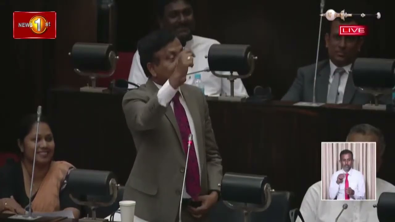 මේ වගේ ටොන් පච කියන්න දෙන්න පුළුවන්ද මේ සභාව ඇතුළේ? විපක්ෂය අපිට ඇඟිල්ලක් දික් කළොත් හතරක් ඔයගොල්ලෝ