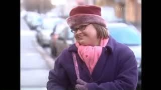 Download lagu Salkkarit - Roosa muuttaa omilleen asumaan