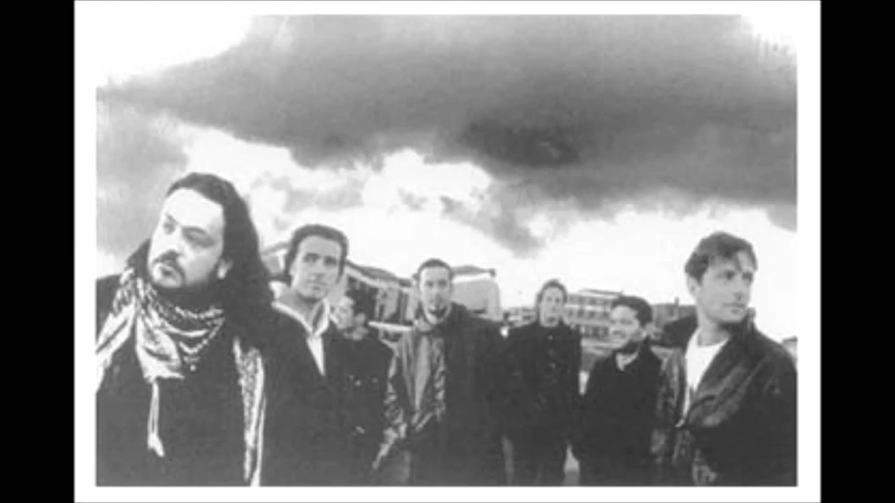 Modena city ramblers (live Torino 1996 ft. Paolo Rossi) Canzone dalla fine del mondo 04/18 Modena city ramblers (live Torino 1996 ft. Paolo Rossi) Canzone dalla fine del mondo 04/18