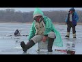 Рыбалка со льда   Ловля  крупного карася в дождь