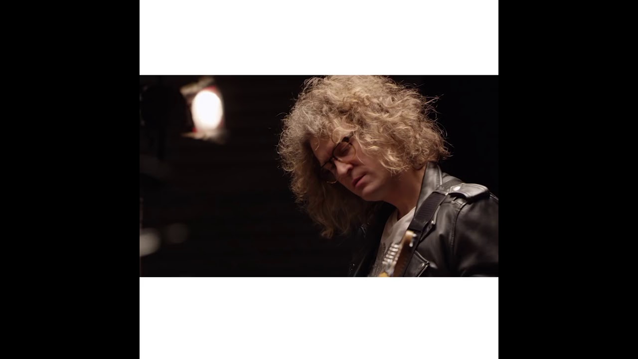 Sneak Peek The Killers Dave Keuning Checks Out Fender Bassbreaker Guitar Amplifier Series