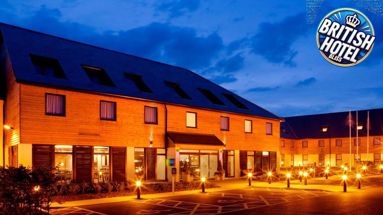 Holiday Inn Express London - Epsom Downs By IHG | London, United Kingdom | Hotel Review 🏩