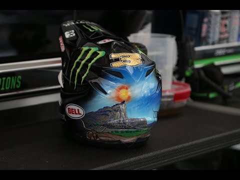 Head Games | Bell's Benny Tozzi on ET3's Moto 9 Carbon Flex