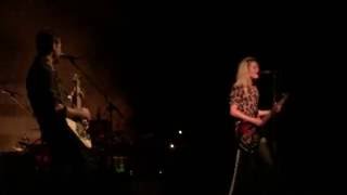 The Kills &quot;Goodnight Bad Morning&quot; (The Rave/Eagles Club, Milwaukee, WI, 9/17/2016)
