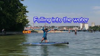 At last, she&#39;s falling into the H2O  |  Learning SUP paddling by itself