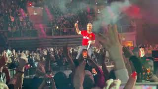 Robbie Williams - Let Me Entertain You 2023.03.12 Krakow Tauron Arena Poland 4k