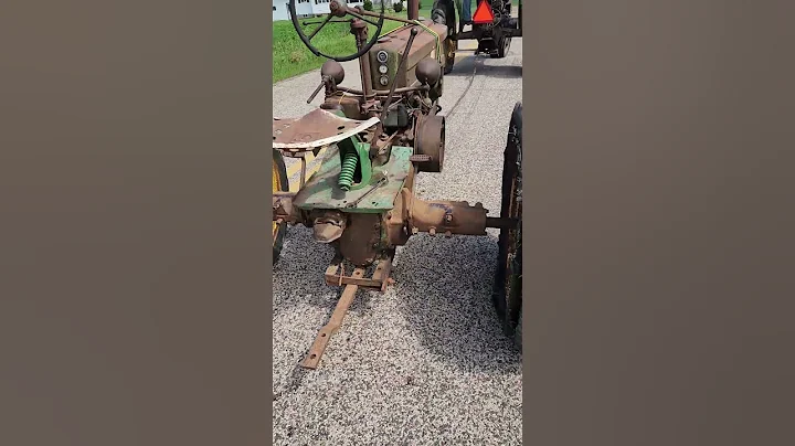 #82167 1946 John Deere H Tractor, NF, Hyds., Electric Start