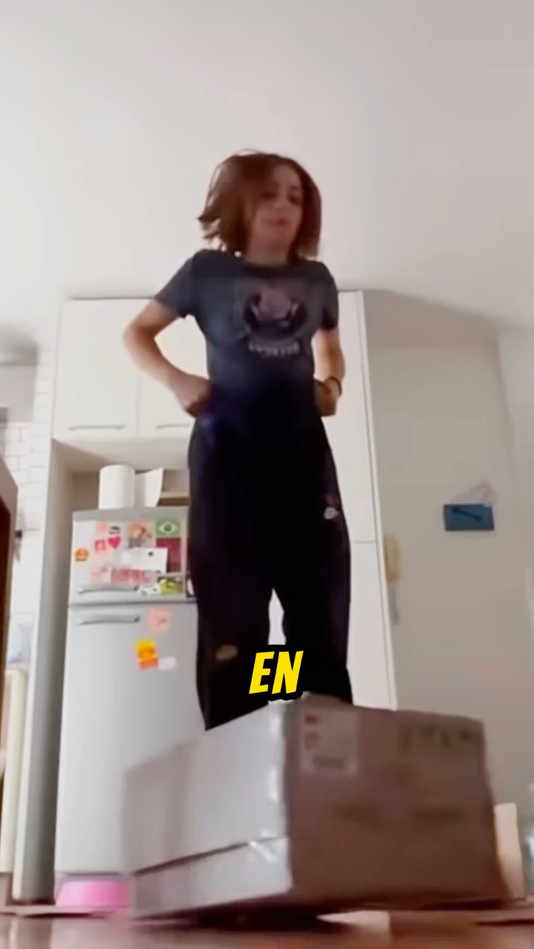 24HS en una CAJA de CARTÓN XD