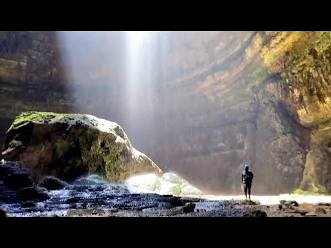 Cavers are exploring this 'mystic' sinkhole in Yemen called the 'Well of Hell'