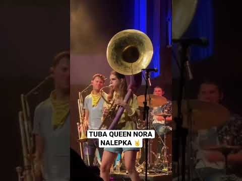 Nora Nalepka - tuba royalty