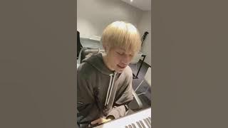 Yangyang (WayV) raps Only Human English version (original version) - 200819 Yizhibo Live #WayV