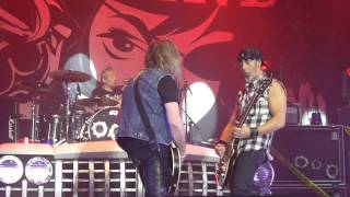 *Gotthard - Fist In Your Face* (29.11.2014, Patinoire du Littoral, CH-Neuchâtel)