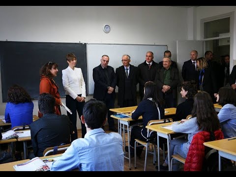 ესტონეთის პრეზიდენტი წეროვნის დევნილთა ჩასახლებას ესტუმრა