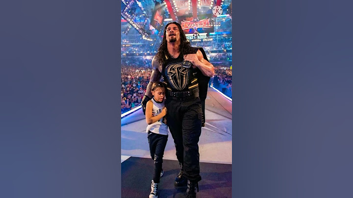 Roman Reigns with his family👨👦👧👩👴👵 ❤👰😱💦💦