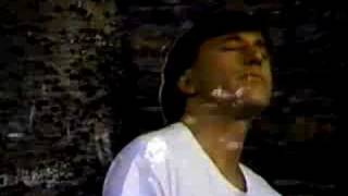 Video voorbeeld van "Ricardo Montaner Solo con un beso"