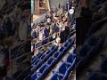 Los hinchas japoneses limpiaron las tribunas del estadio tras la goleada ante Túnez